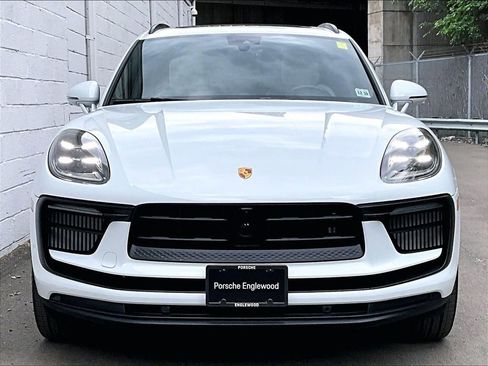Certified 2025 Porsche Macan S AWD/4WD image 8