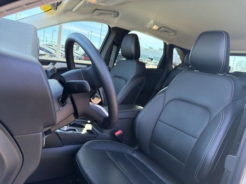 Used 2025 Ford Escape Platinum image 8