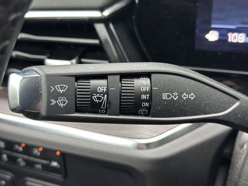 Certified 2025 Chevrolet Suburban Z71 AWD/4WD image 16