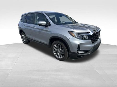 Used 2023 Honda Passport EX-L image 3