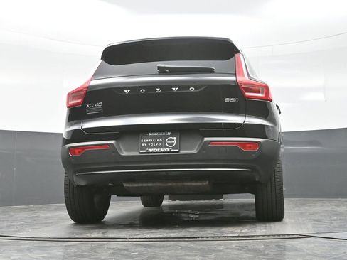 Used 2024 Volvo XC40 B5 Plus image 22