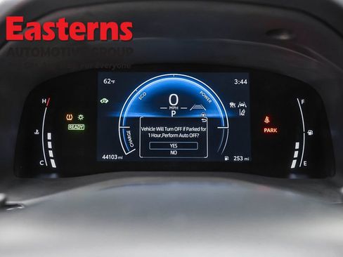 Used 2025 Toyota Camry SE w/ Convenience Package FWD image 18