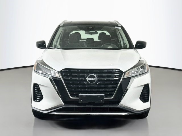 Used 2023 Nissan Kicks SV FWD image 2