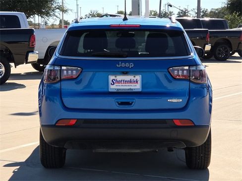 Used 2022 Jeep Compass Latitude image 7