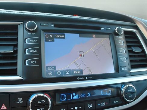 Used 2015 Toyota Highlander XLE AWD/4WD image 21