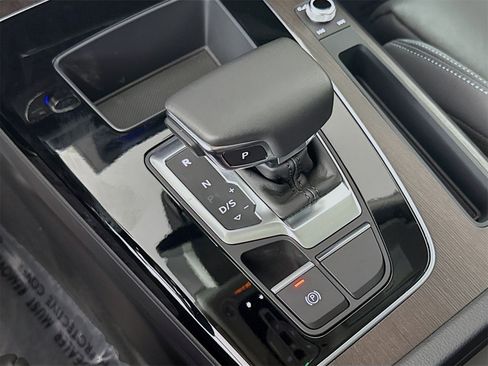 New 2024 Audi Q5 e Premium image 16