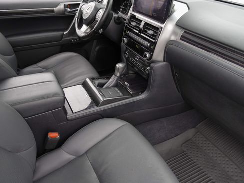 Used 2022 Lexus GX 460 Premium w/ Accessory Package AWD/4WD image 10