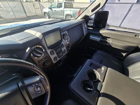 Used 2015 Ford F250 Lariat w/ Lariat Interior Package image 17