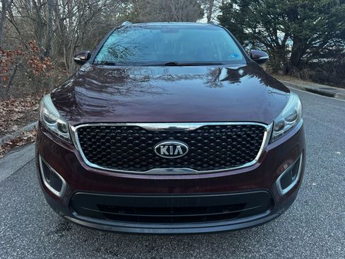 Used 2016 Kia Sorento LX w/ LX Convenience Package image 5