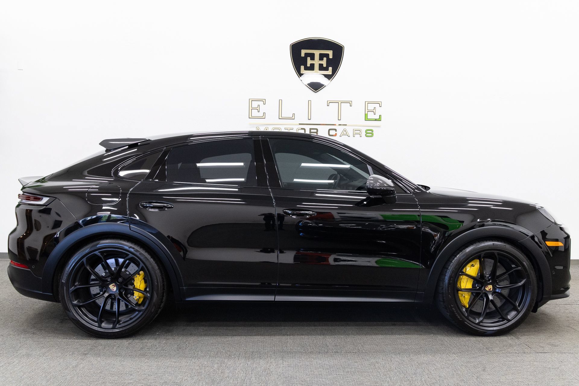 Used 2024 Porsche Cayenne Turbo GT AWD/4WD image 10