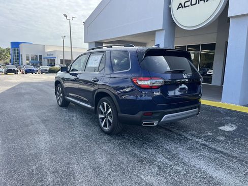 New 2025 Honda Pilot Touring image 5