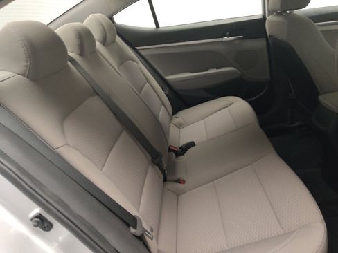 Used 2019 Hyundai Elantra SE FWD image 19