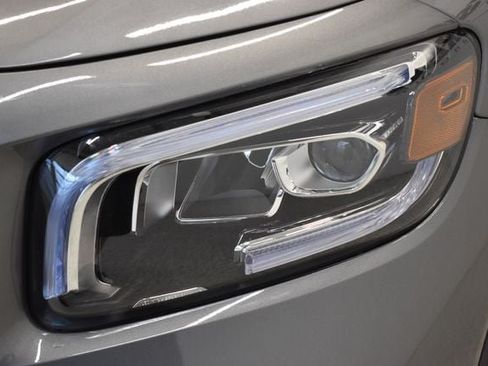 Used 2023 Mercedes-Benz GLB 250 4MATIC image 15