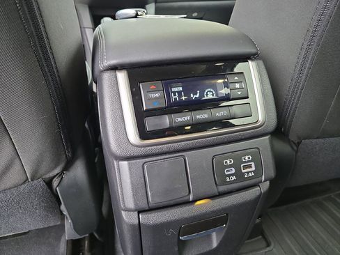 Used 2025 Subaru Ascent Premium w/ Premium Package image 53