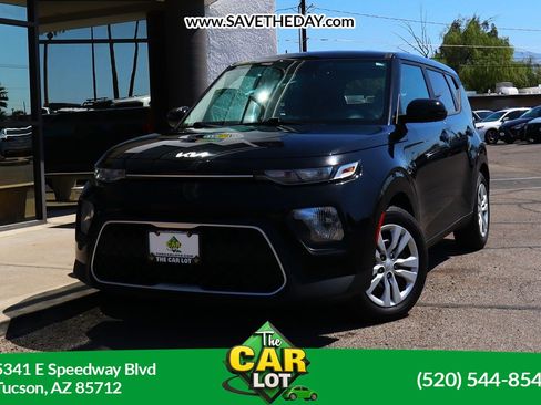 Used 2022 Kia Soul LX FWD image 1