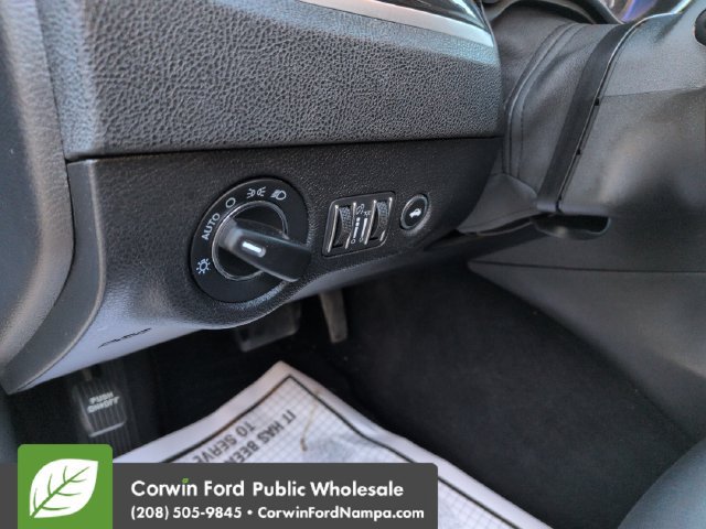 Used 2019 Chrysler 300 Touring RWD image 13