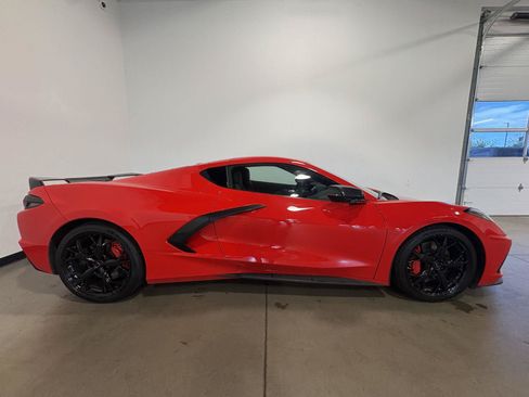 Used 2022 Chevrolet Corvette Stingray Preferred Cpe w/ Z51 Performance Package RWD image 2