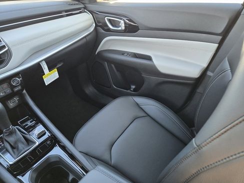 New 2026 Jeep Compass Limited AWD/4WD image 39