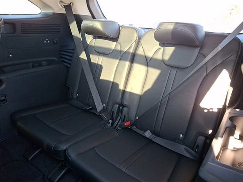 Used 2025 Kia Sorento S w/ Panoramic Sunroof Package image 11