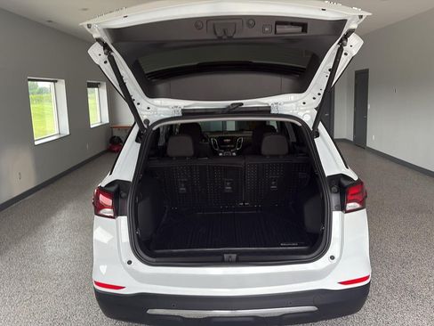 Used 2024 Chevrolet Equinox LT AWD/4WD image 9