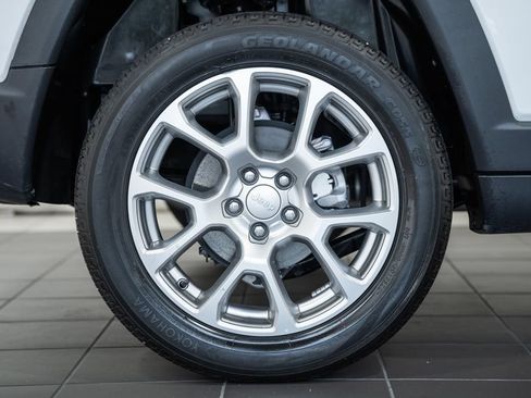 Certified 2023 Jeep Compass Latitude AWD/4WD image 16