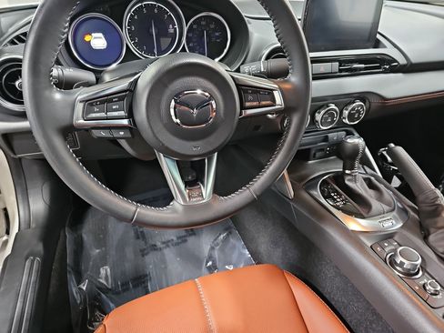 Used 2023 MAZDA MX-5 Miata Grand Touring w/ Weather Package RWD image 15