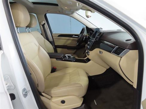 Used 2017 Mercedes-Benz GLS 450 GLS 450 4MATIC w/ Premium Package image 38