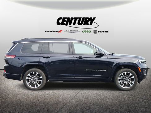 Used 2024 Jeep Grand Cherokee L Overland w/ Trailer Tow Package AWD/4WD image 2