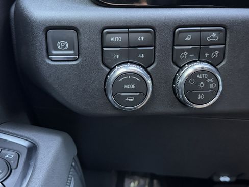 New 2026 GMC Sierra 2500 SLT w/ SLT Premium Package image 44