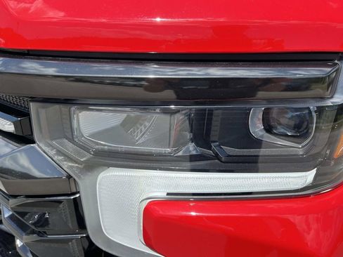 Used 2023 Chevrolet Silverado 1500 ZR2 w/ Technology Package AWD/4WD image 9