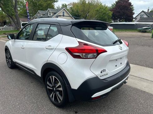 Used 2019 Nissan Kicks SR w/ SR Premium Package FWD image 10