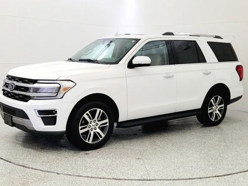Used 2024 Ford Expedition Limited image 3
