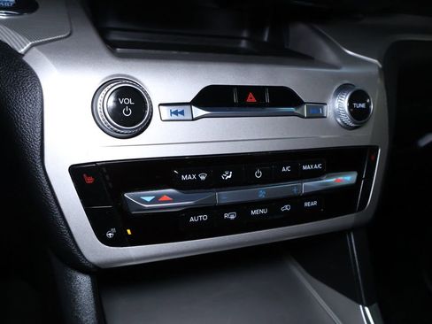 Used 2021 Ford Explorer XLT w/ Equipment Group 202A image 30