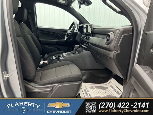 Used 2023 Chevrolet Colorado W/T image 15