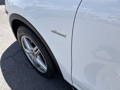 Used 2014 Porsche Cayenne Diesel Platinum Edition AWD/4WD image 10