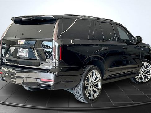 Used 2025 Cadillac Escalade Sport Platinum image 13