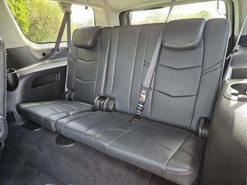 Used 2019 Cadillac Escalade ESV 4WD image 13