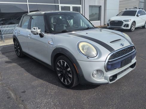 Used 2015 MINI Cooper S image 2
