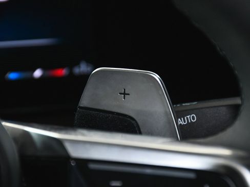 Used 2025 BMW 760i xDrive image 46