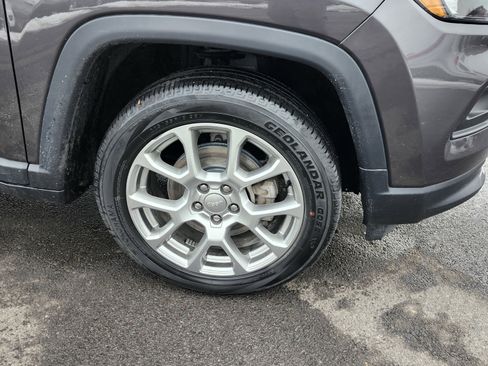 Used 2022 Jeep Compass Latitude image 12