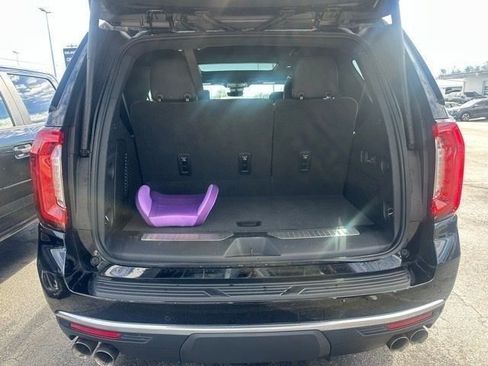 Used 2024 GMC Yukon Denali w/ Advanced Technology Package image 8