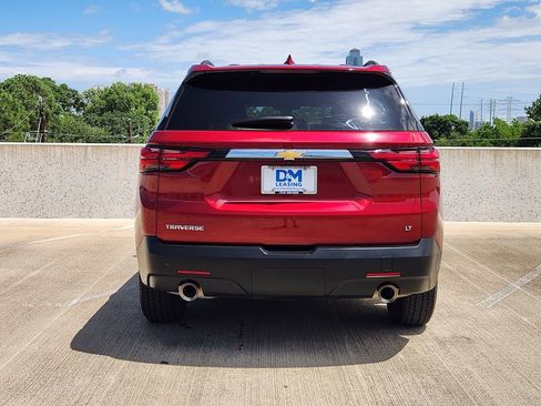 Used 2023 Chevrolet Traverse LT FWD image 7