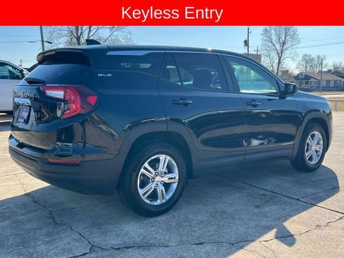 Used 2024 GMC Terrain SLE image 8