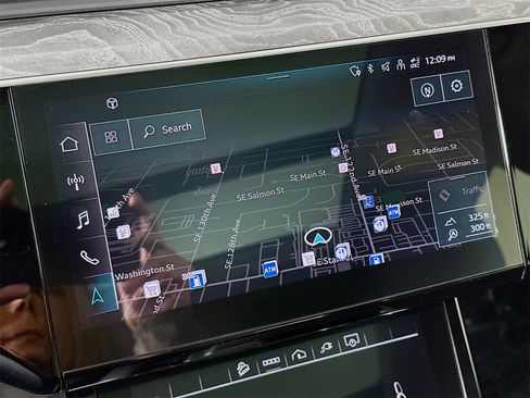 Used 2021 Audi e-tron Premium w/ Convenience Plus Package image 13