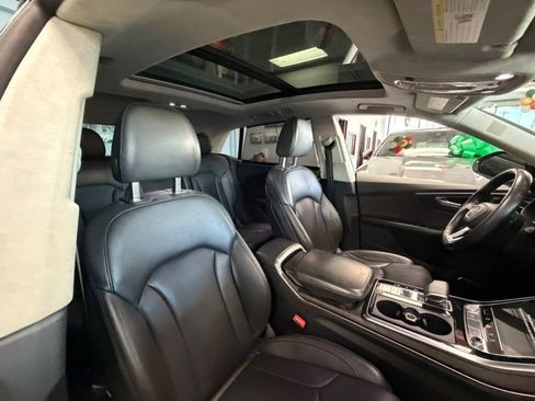 Used 2020 Audi Q8 Prestige w/ Prestige Package image 37