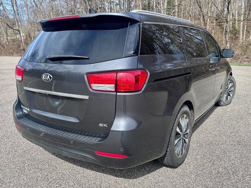 Used 2015 Kia Sedona SX image 9