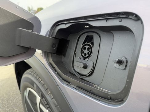 New 2026 Chevrolet Equinox EV LT image 38