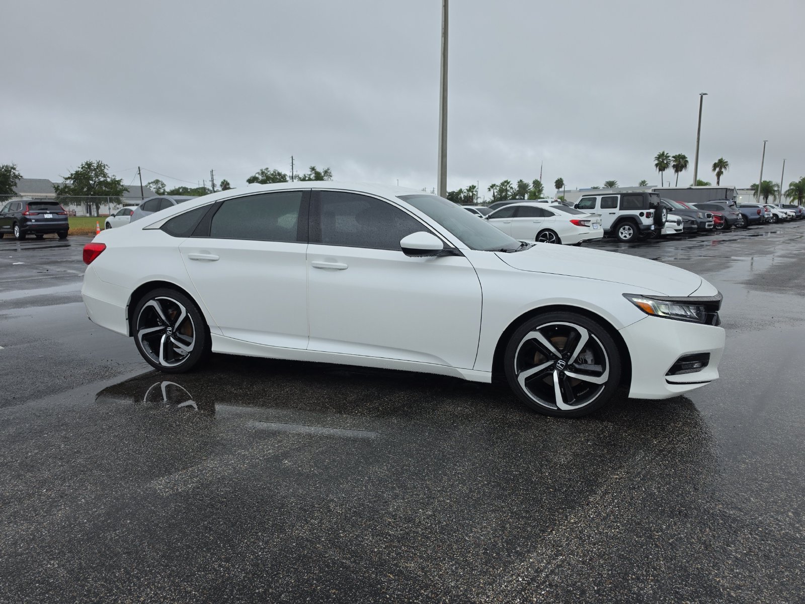 Used 2020 Honda Accord Sport image 2