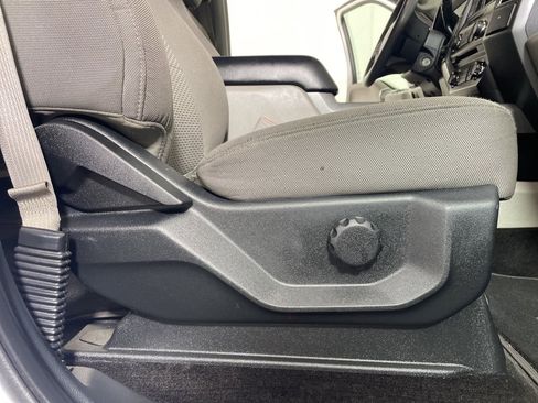 Used 2016 Ford F150 XLT image 23