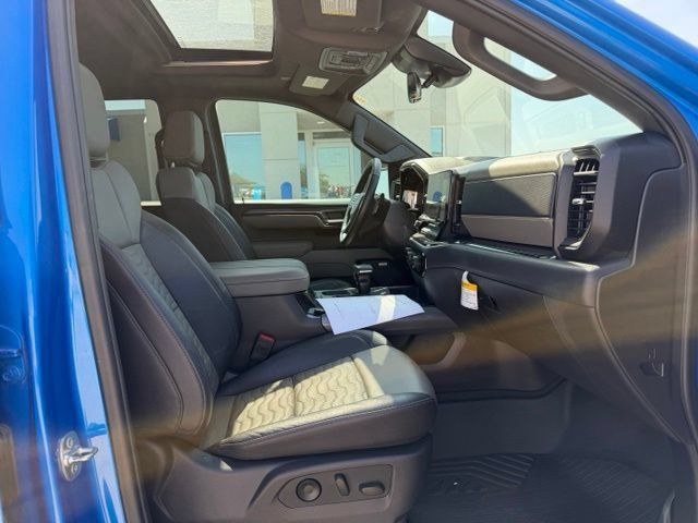Used 2025 Chevrolet Silverado 1500 ZR2 w/ Technology Package AWD/4WD image 11